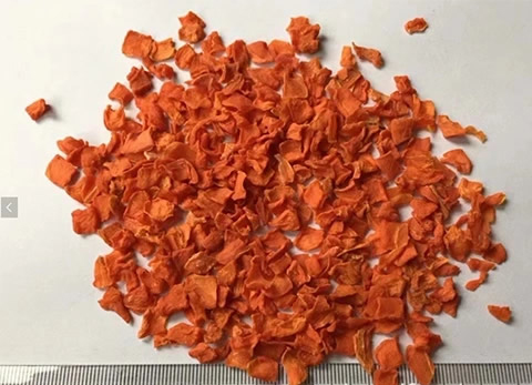 Dehydrated carrot granules 10*10mm